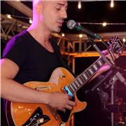 Lezioni di chitarra moderna e classica per adulti e bambini